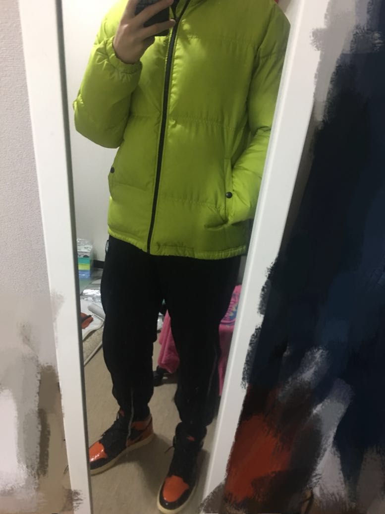 皆さん、このコーデはどうですか？
微妙ですね 💚+🧡
一応Jay Chouを