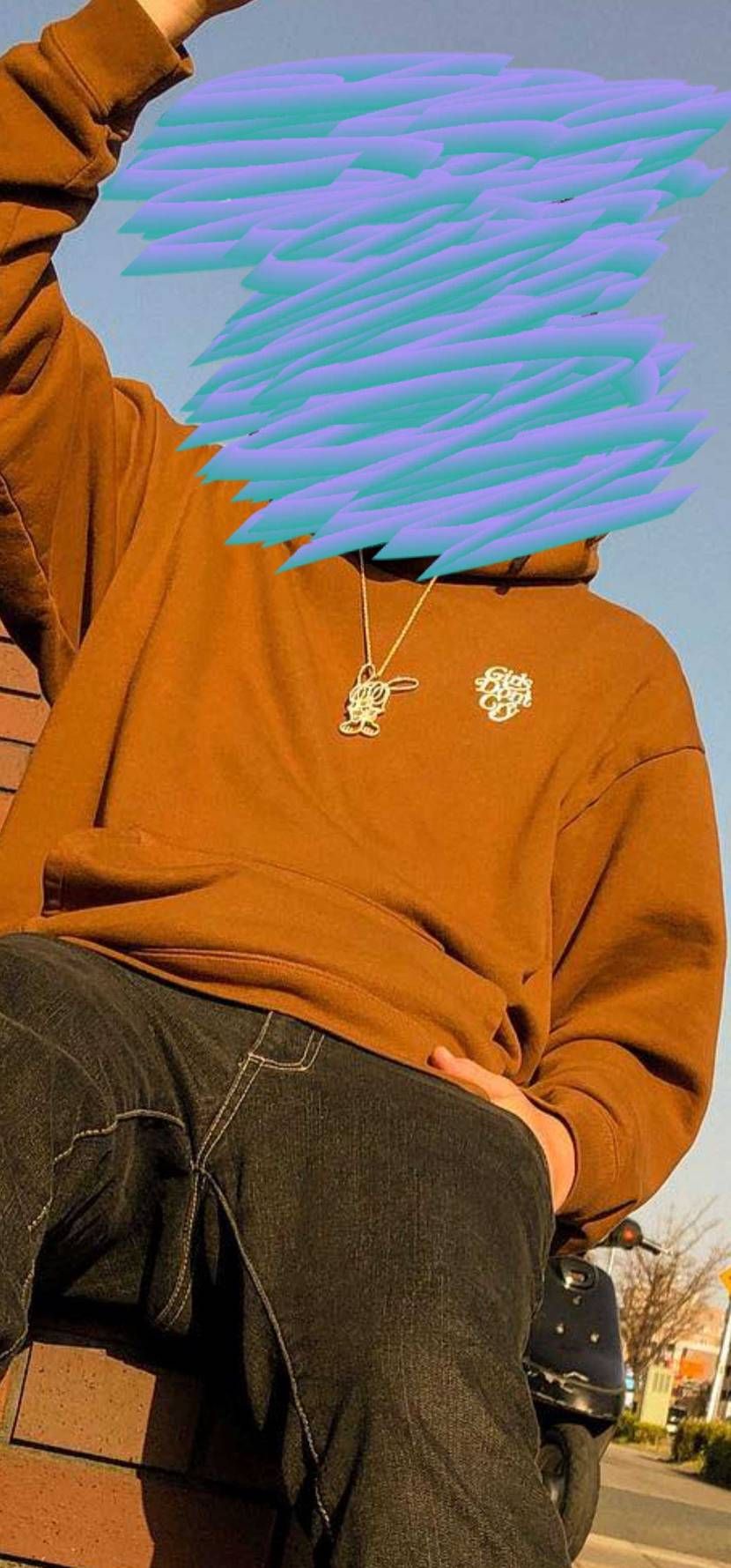 このネックレスどこのブランドか分かる方教えて頂きたいです。