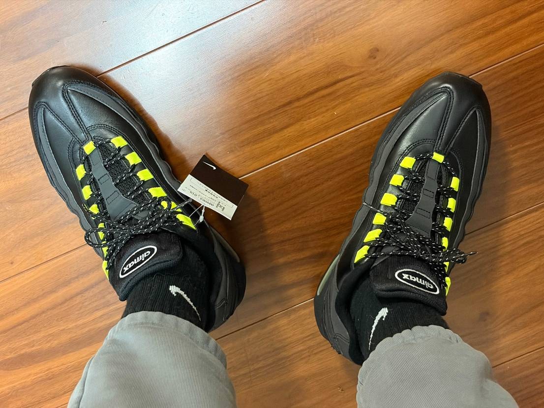 こりゃ冬用やな。
黒タグ切って履きますか😇