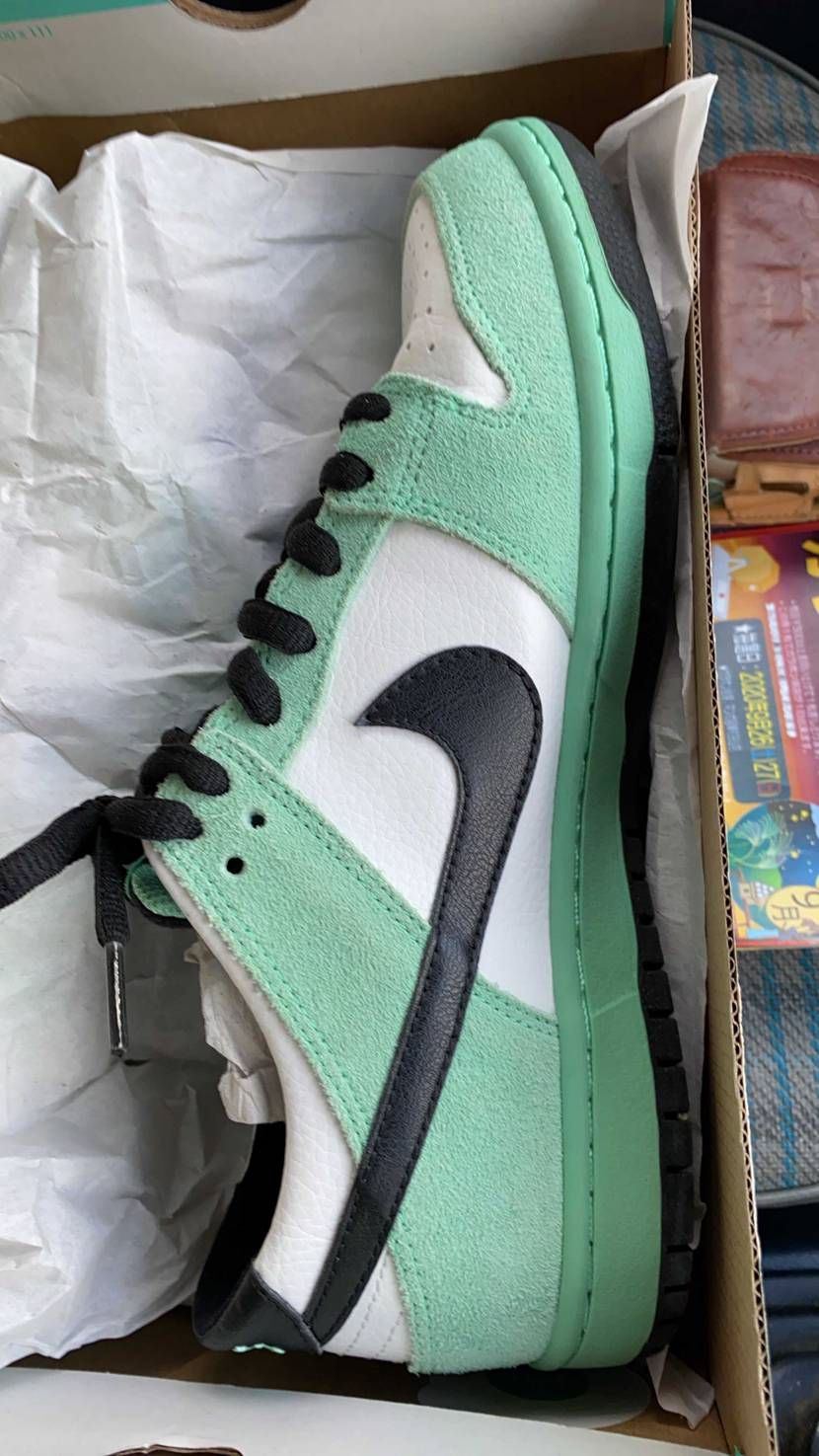 コレ日本であまり見かけませんね。個人的にカッコ良くイイと思う