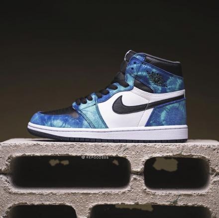 今さらに...迷ってます！
履いてる方など御意見いただける