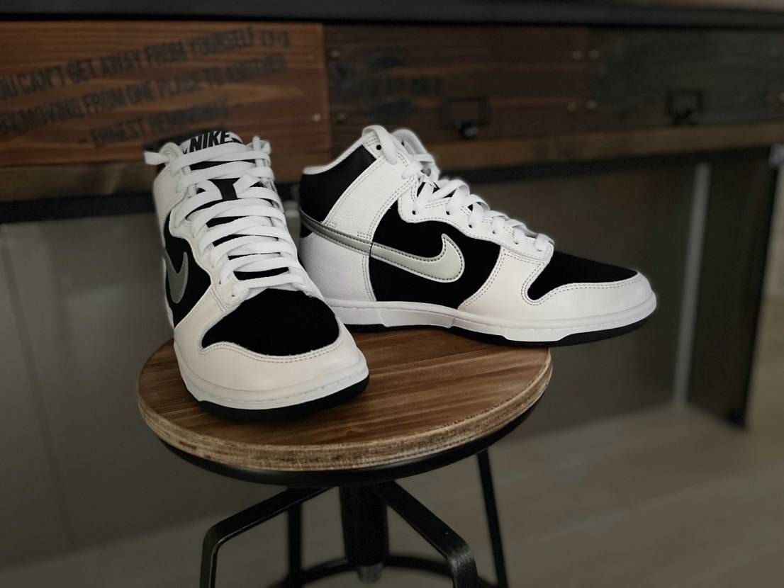 by you 昨日届きました。
Swooshをシルバー合皮にしたのですが
私