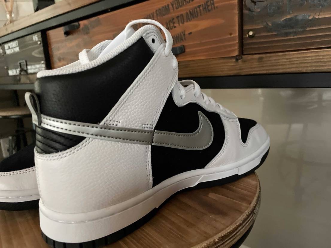 by you 昨日届きました。
Swooshをシルバー合皮