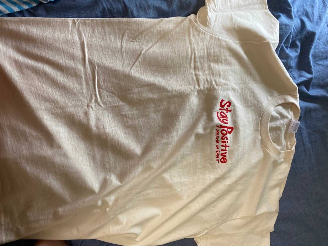 メルカリで買ったsupremeのTシャツの生地が薄い気がするのでフェイクバスター