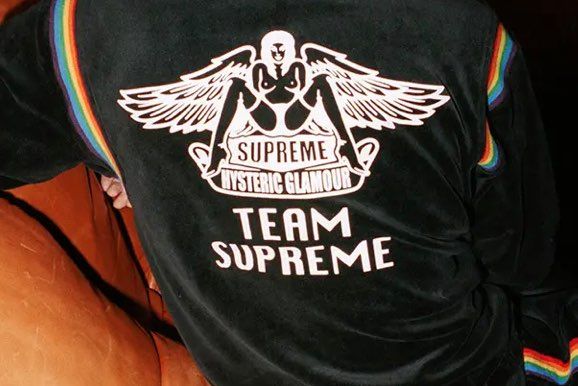 このロゴでNIKEとコラボして欲しい！