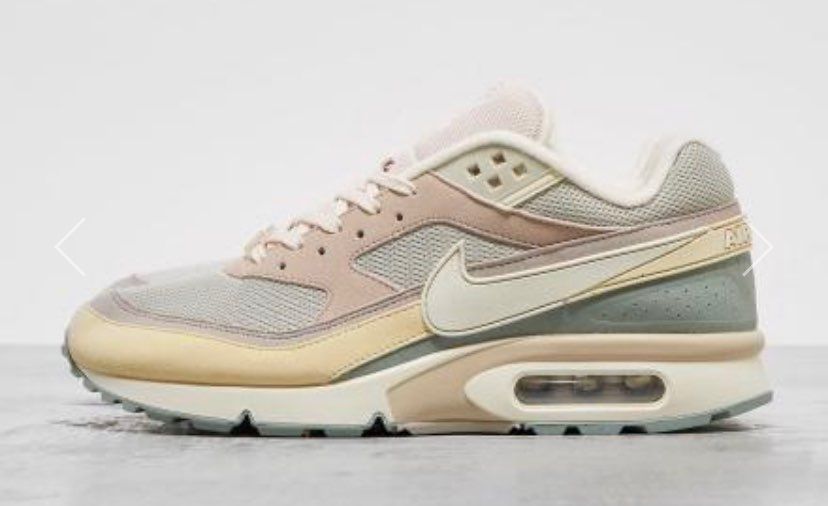 おしりのairmaxのフォント以外はとても上品な印象ですね。