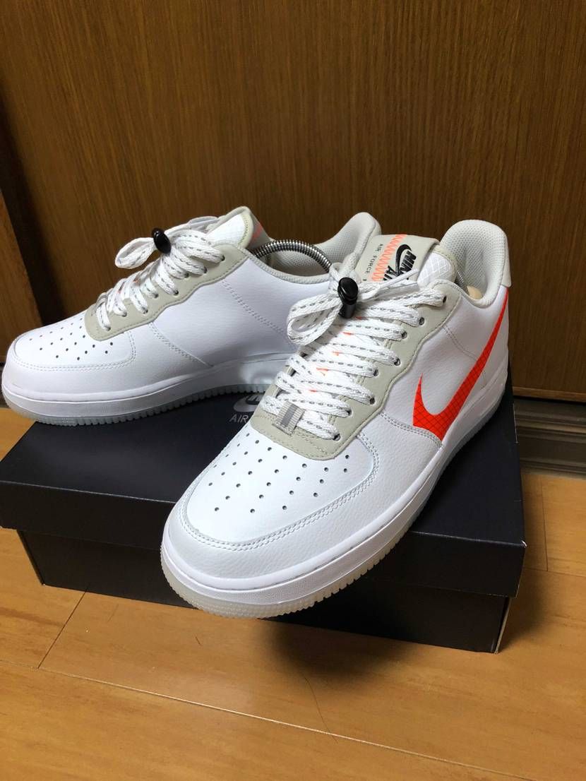 普通のインラインのエアフォース1ですが。
白ベース好き、オレンジ好きにはドツボ