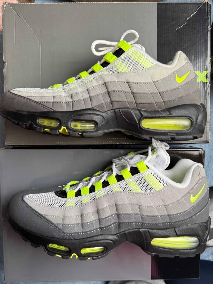 今回のイエグラ、運良く1次で購入できました。
さて、ウチにある2015年版を、