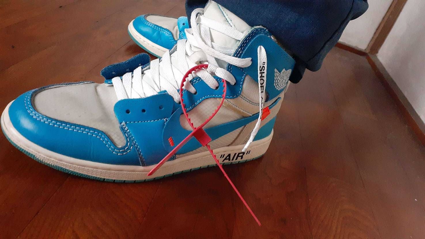 おはようございます。
本日は NIKE X Off-White Jordan 1