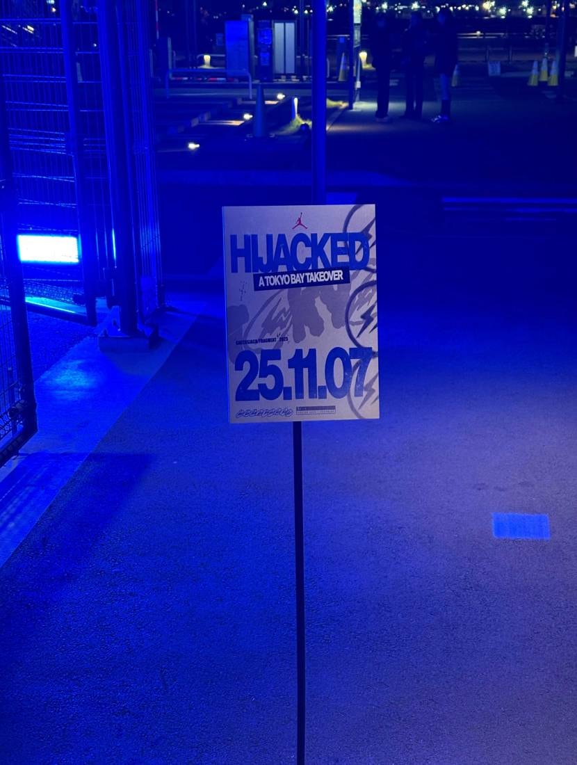 証明写真撮って、おでん食べて、お酒飲んで、音楽で体を揺らし、チラッとtravis