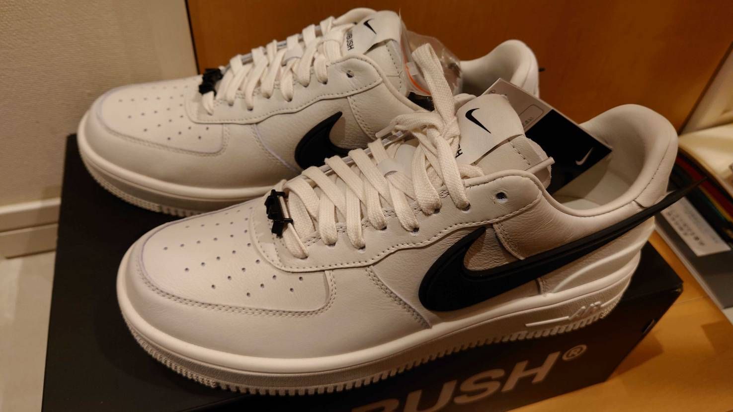 確かに高いだけあるのかなぁ🤔
革の質感が他のAF1より良く感じるんだけど、、🙄