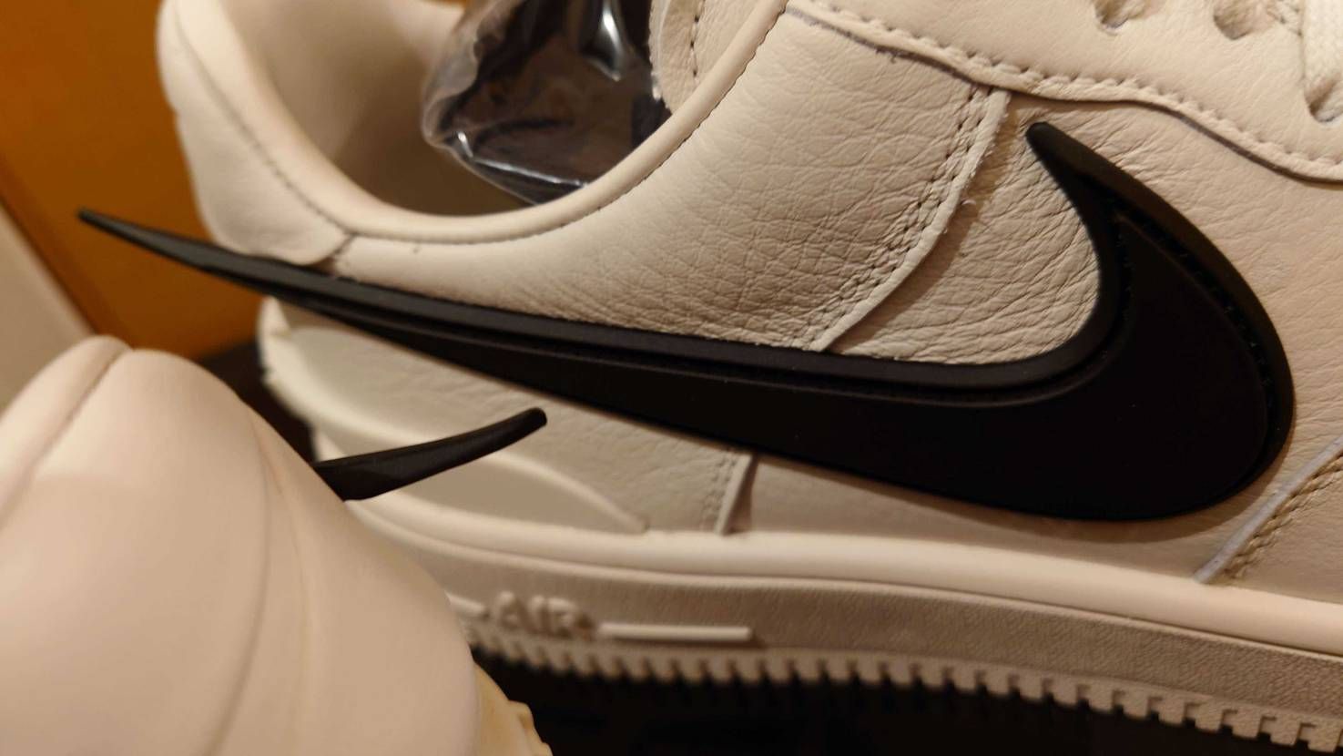 確かに高いだけあるのかなぁ🤔
革の質感が他のAF1より良く