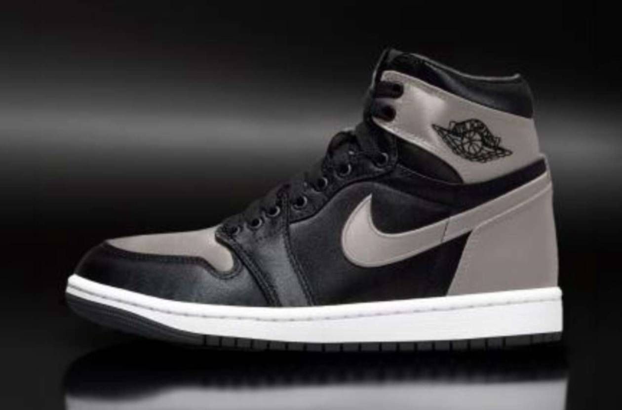 今年は、サテン素材が結構出てくるんだろうか？
個人的にはあまり好きじゃないんだ