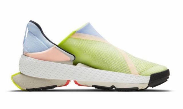 サッと履けてサッと脱げるし、デザイン可愛いー😍
2/15から一部のNIKEメン