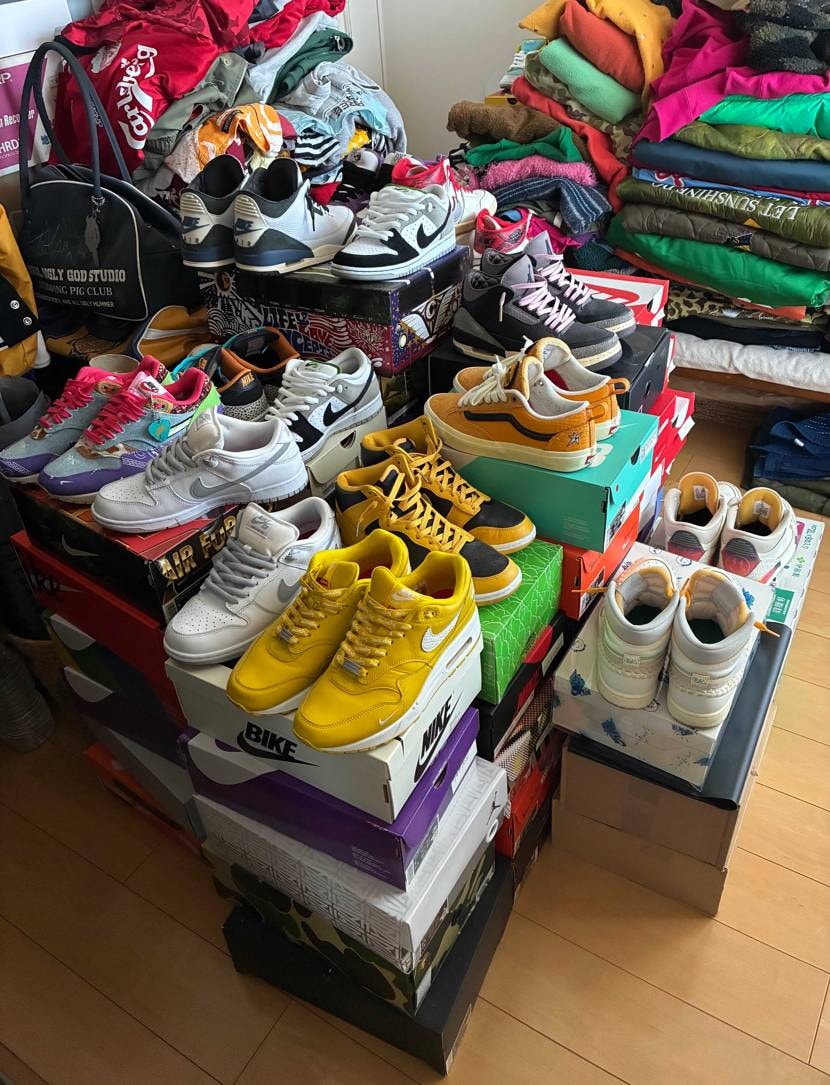 シューレースをオレンジにしたらかなり雰囲気変わり、両方変える