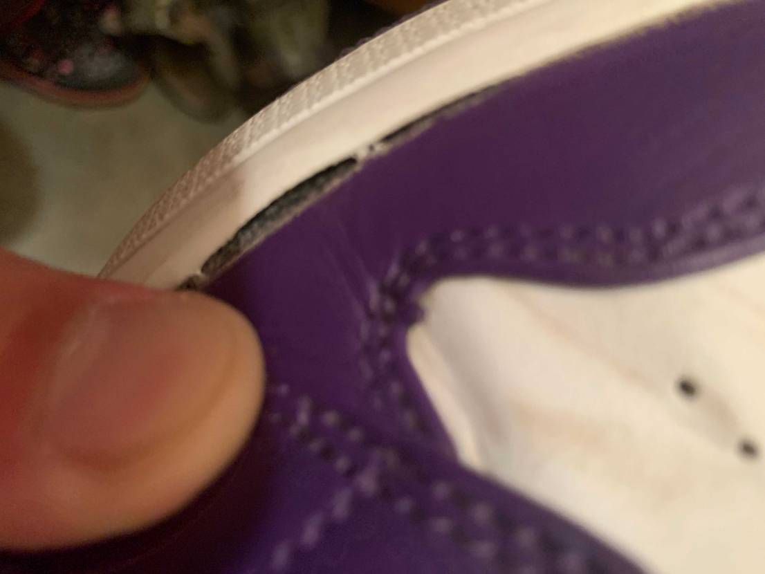 この様にダンクのソールが剥がれそうになった場合どうすればいいですか？