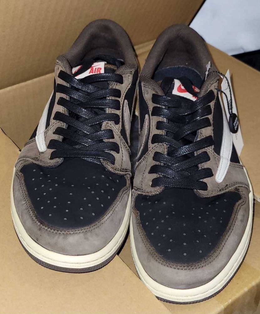 ここでトラビスファーストを中古で購入し、クリーニングオプションをつけ、届いたもの