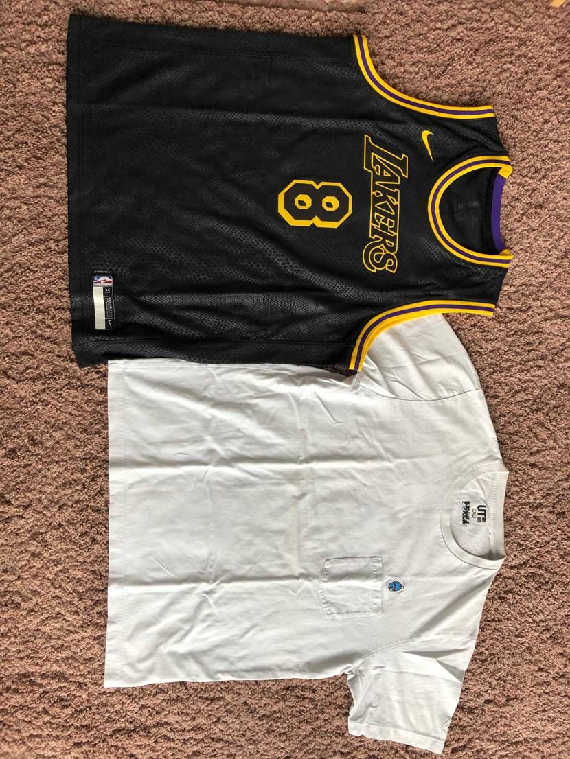 サイズ質問多かったんで、ユニクロのTシャツと並べて置きました。タンクトップはキッ