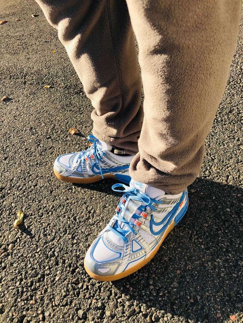 よう晴れて☀️気持ちのいい一日です
みなさん、買えるスニー