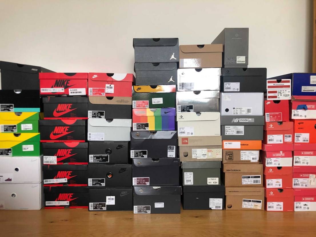 引越し準備で箱のあるやつは箱に入れました📦
履いてないスニーカーと忘れてたヒモ