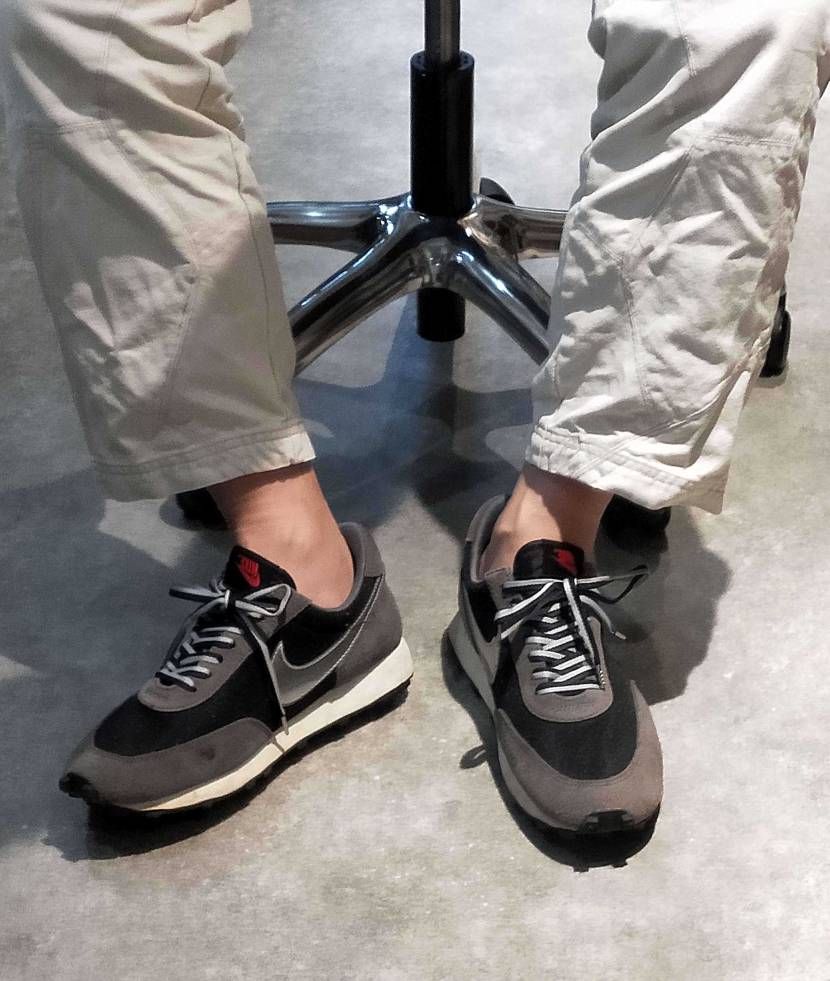 サカイ×フラグメントのグレーすごく良いけど、
気小ちゃいんで、電車で踏まれて剥が