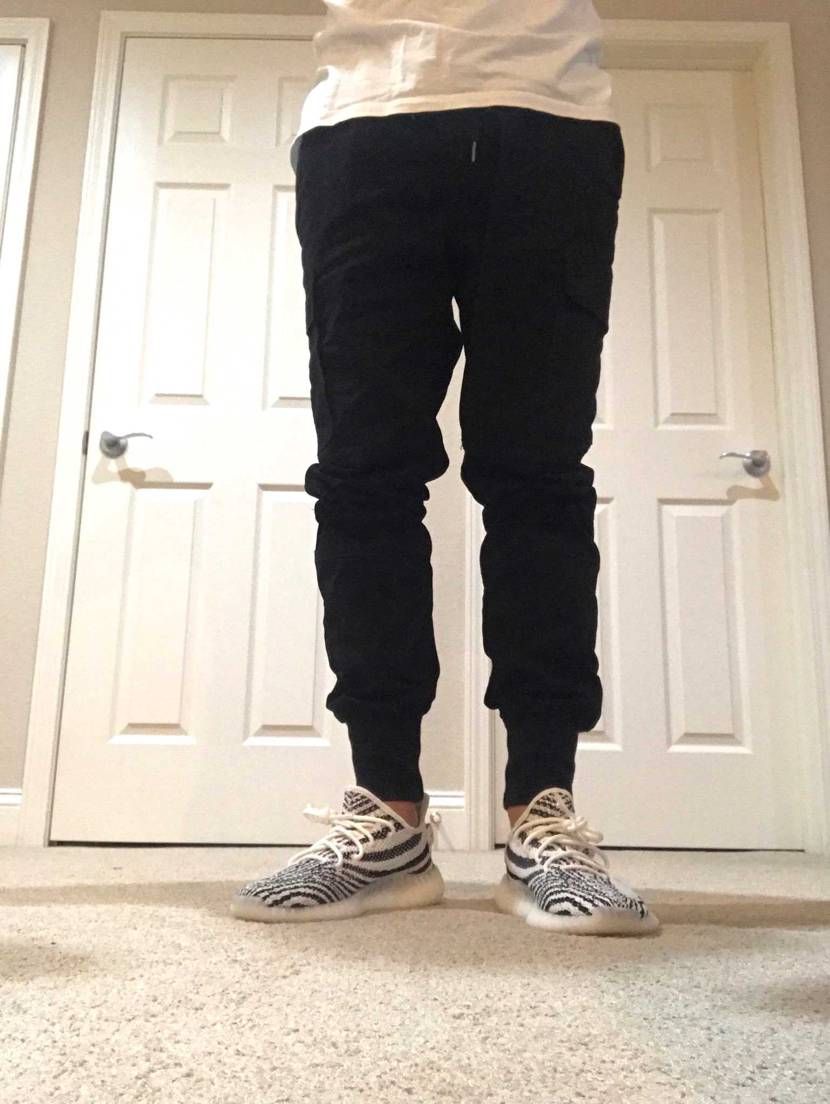 今回はHyper Denimのカーゴジョガーのレビューをします。特徴はなんと言っ