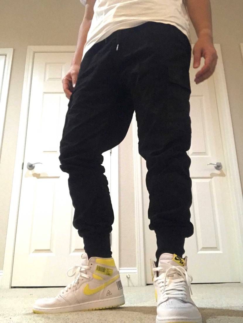 今回はHyper Denimのカーゴジョガーのレビューをしま