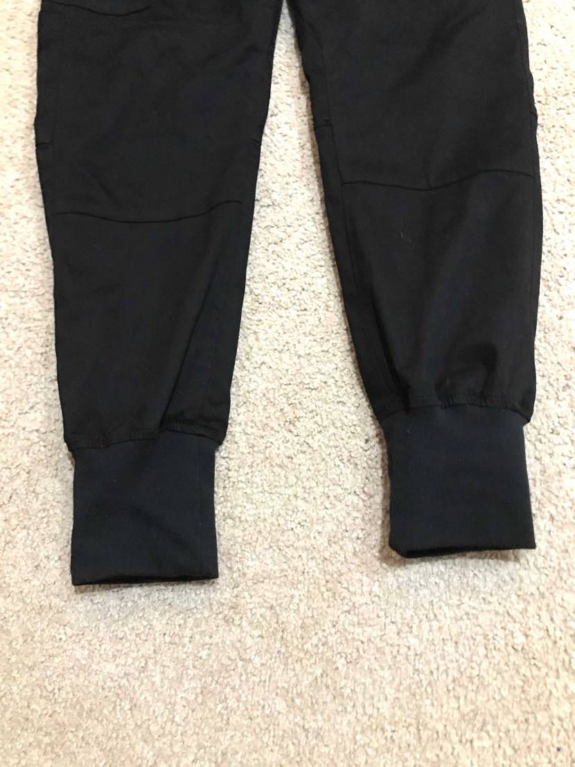 今回はHyper Denimのカーゴジョガーのレビューをしま