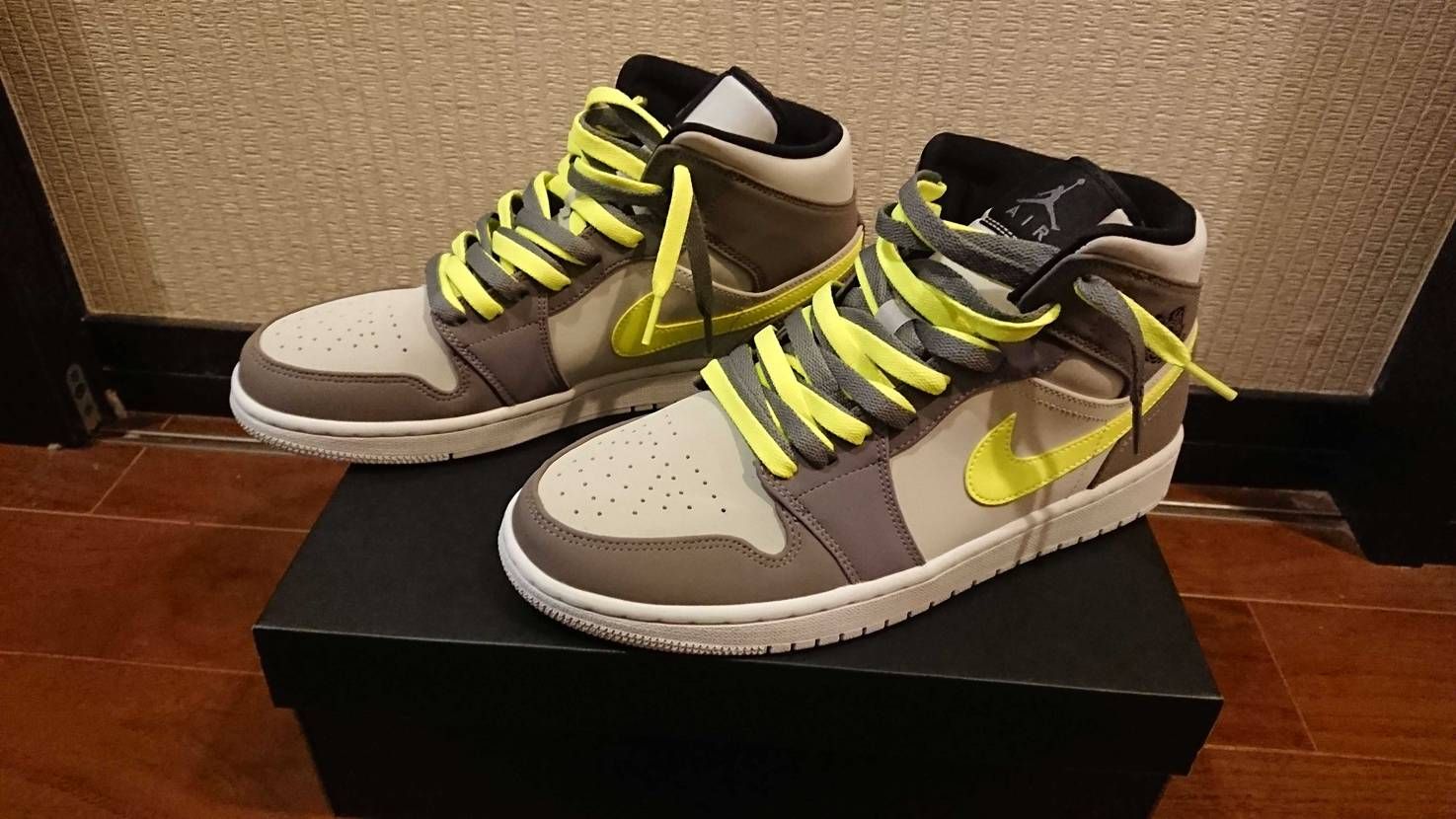 最近はプレ値に惑わされ気味ですが、普通に販売しているAJ1をナイキオンラインで購