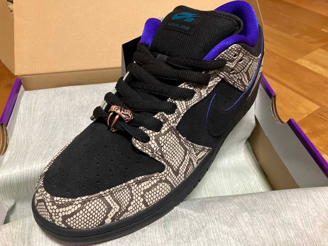 なんとも神々しくw
すんなり買えたMy名品に認定🐍✨