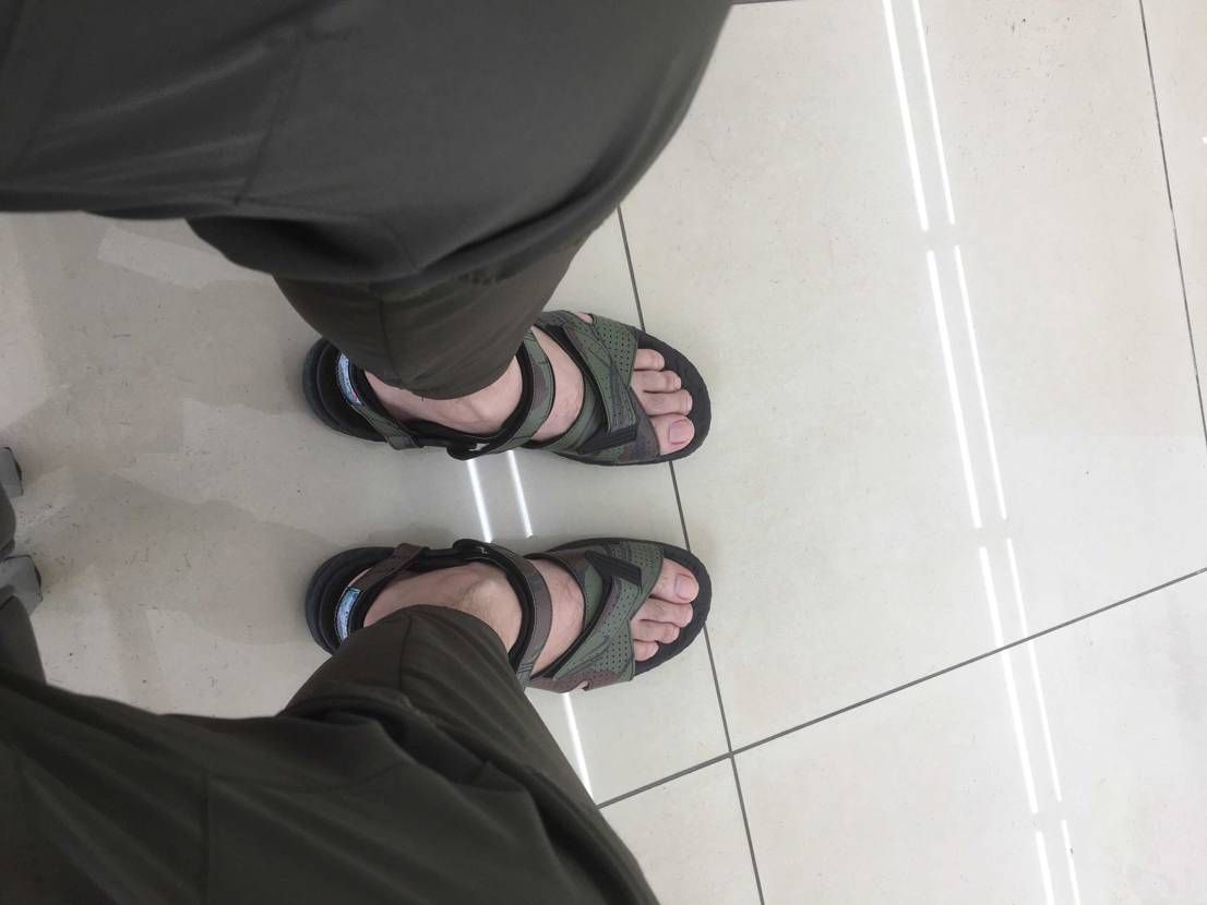 脱毛すれば半パン履けるのになぁ…。
獣足🦵🦶

靴擦れしないから、良いです