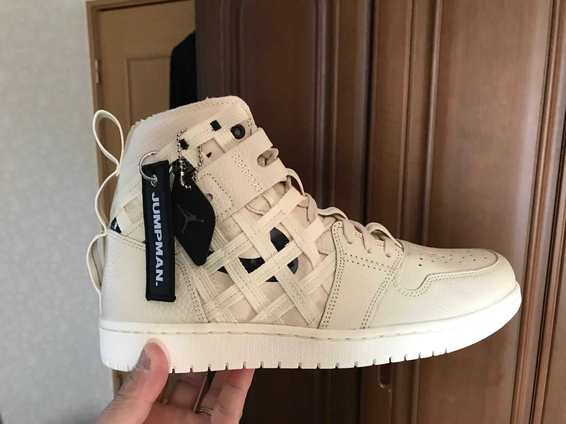 この時期にピッタリなAJ1‼️