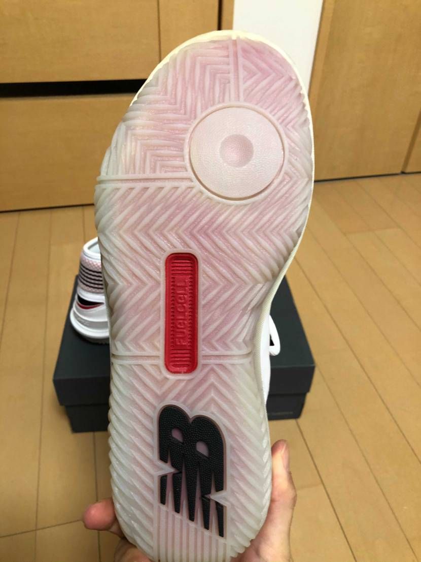 早速届きました
こりゃいい
切りっぱなしのタンに、550