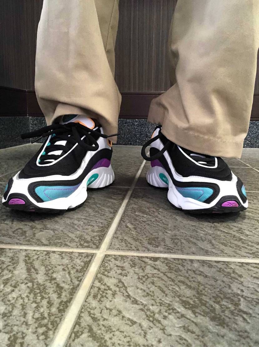 おはようございます
今週1発目の出勤はreebok daytona
ほぼ全面