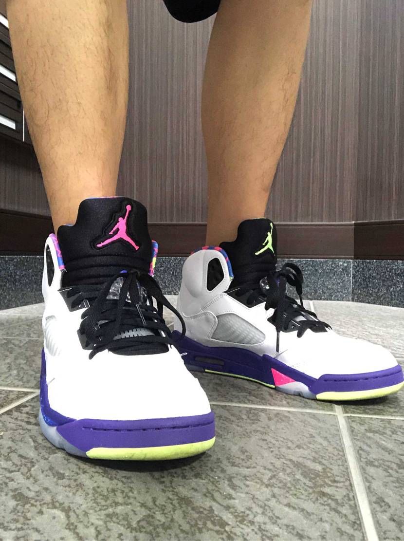 お疲れ様です
本日はair jordan5 "alternate belair