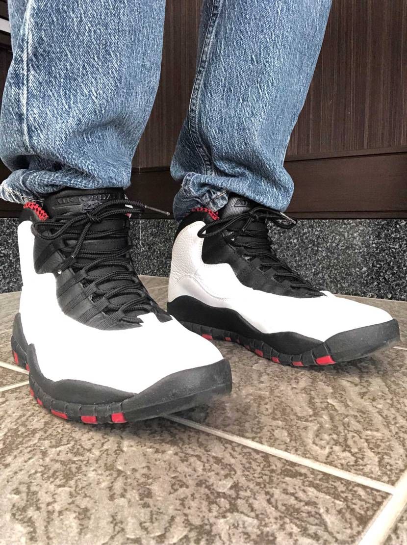お疲れ様です
本日の出勤はair jordan10 chicagoです
もう