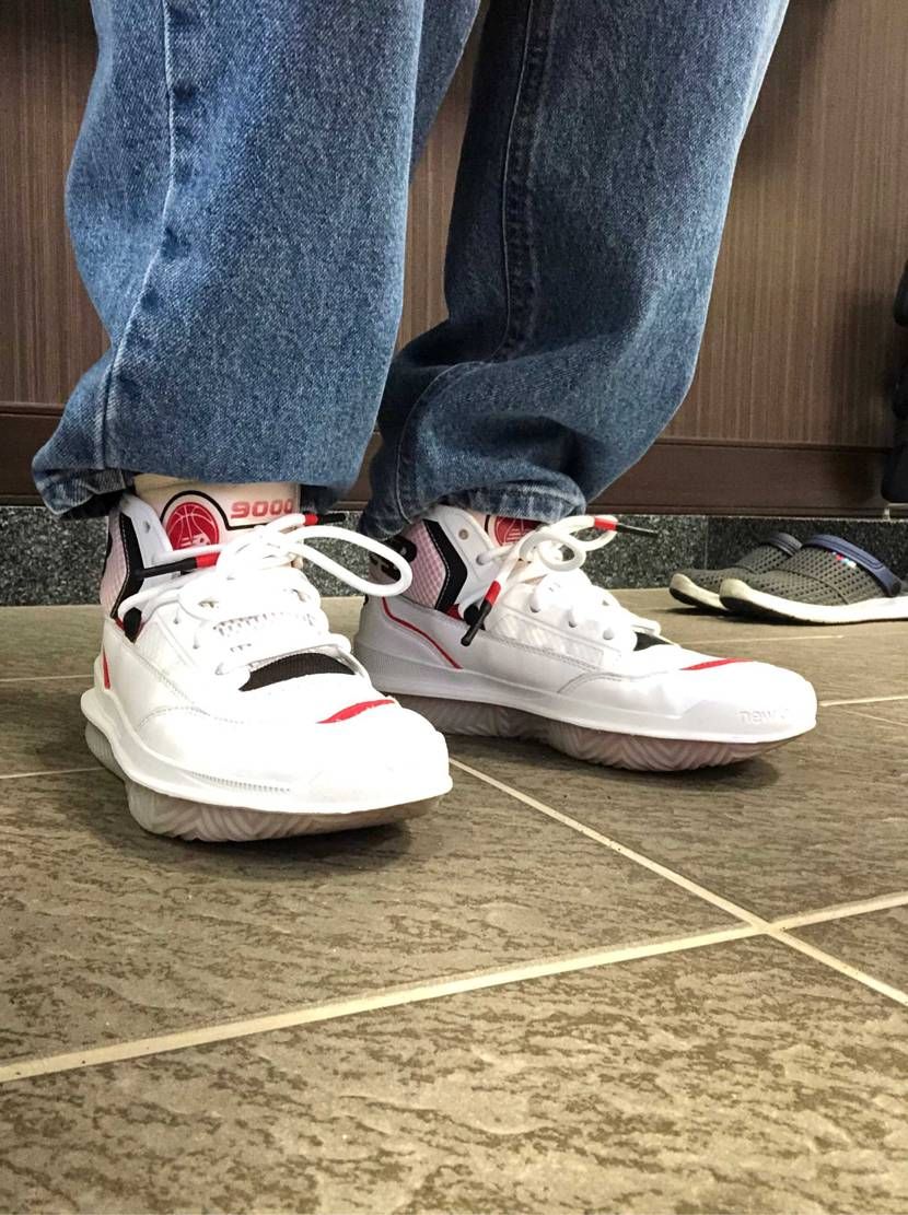 おはようございます
本日はNew balance BB9000です
パフォー