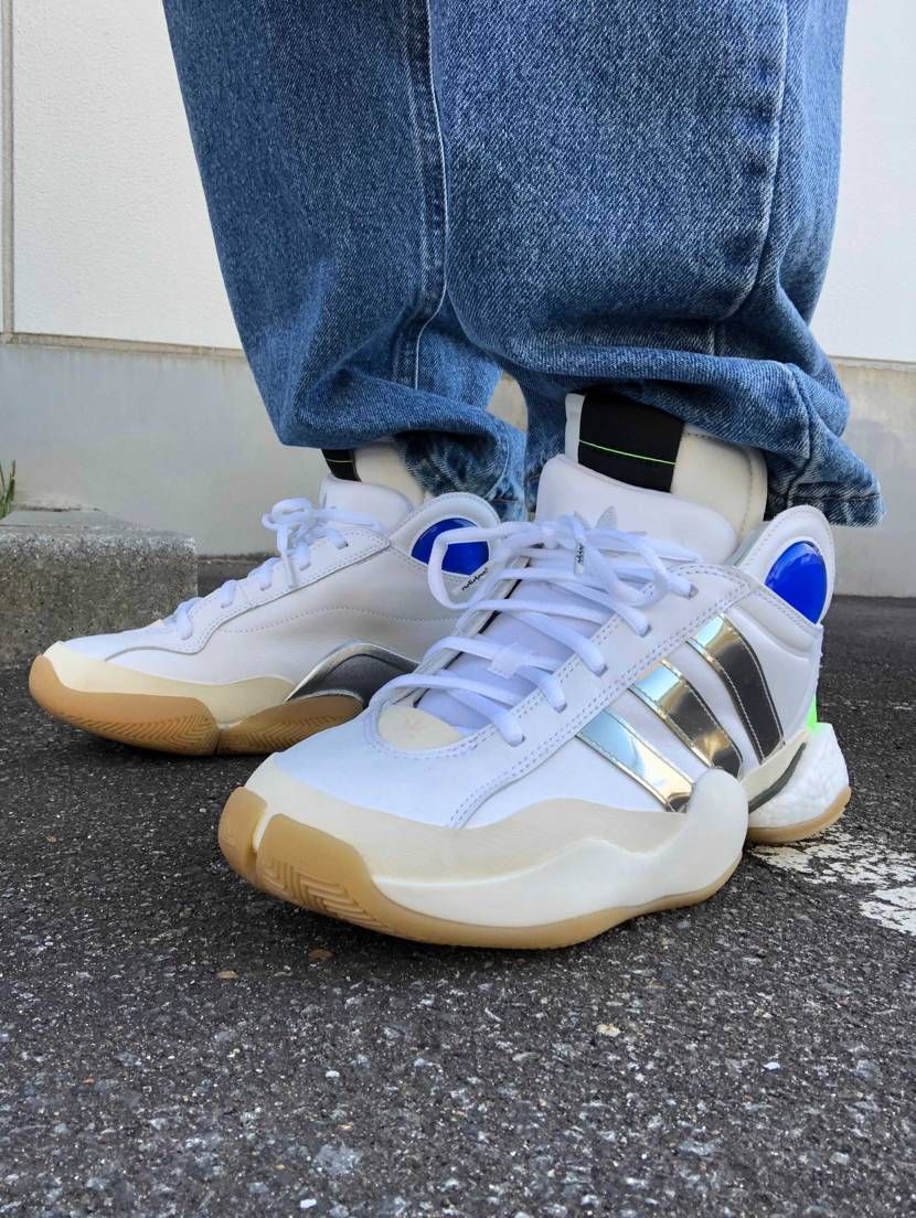 お疲れ様です
本日はsacai…じゃなくてadidas×sankuanz cr