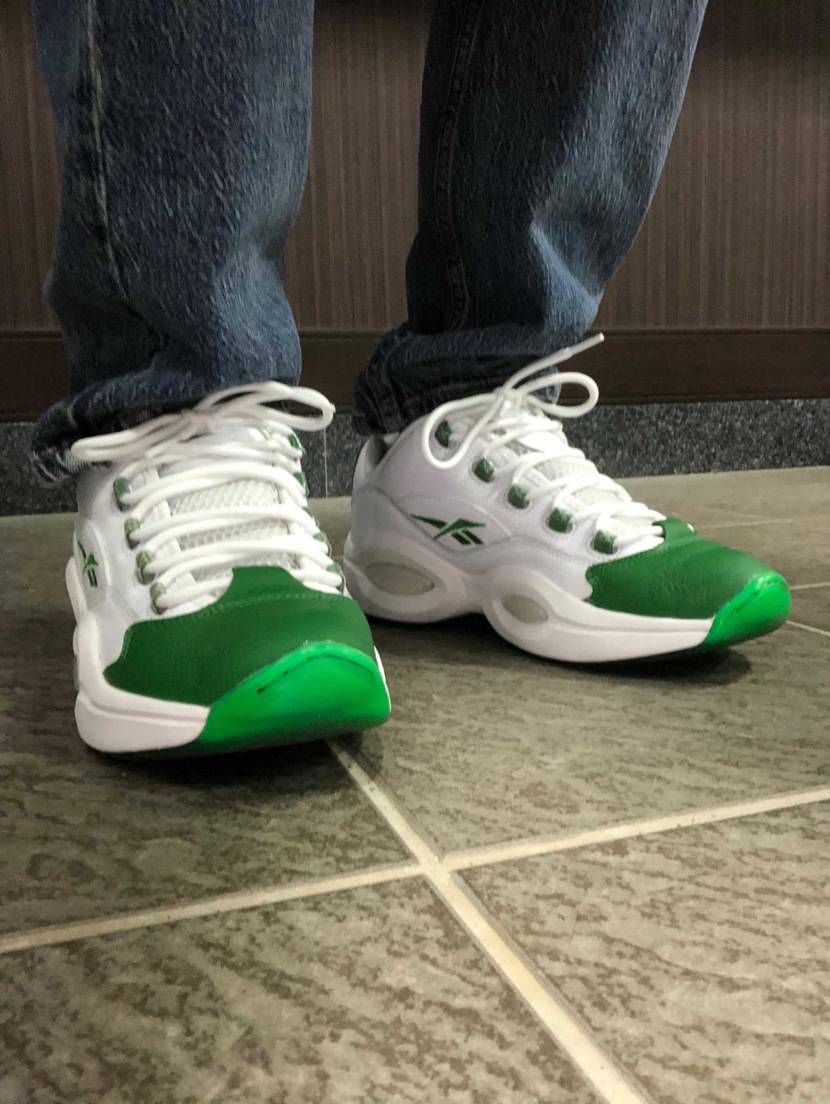 お疲れ様です
今週最後の出勤はreebok question low"celt