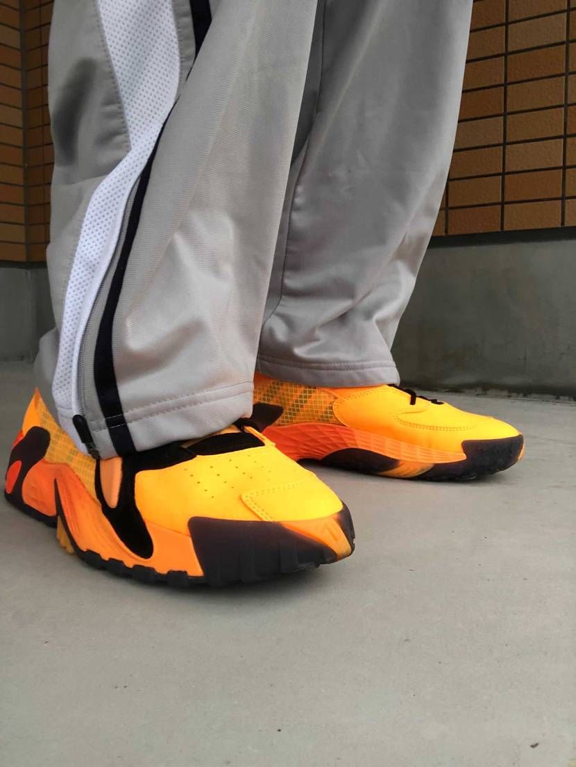 お疲れ様です
本日はadidas streetballです
93年にリリース