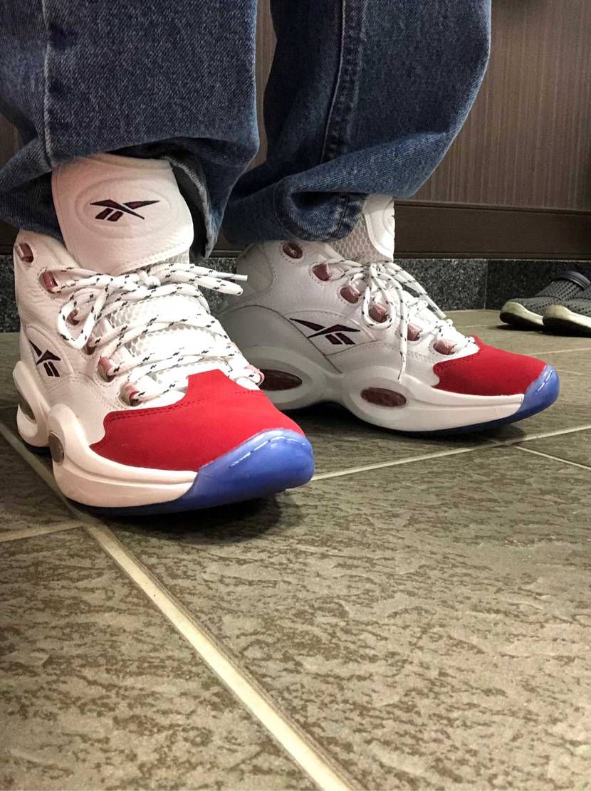 おはようございます
本日はreebok  question "red toe"
