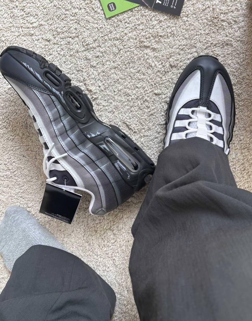 かっけー…
遊戯王コラボですが色味はモノトーンで大人っぽいのでバチバチにコーデ