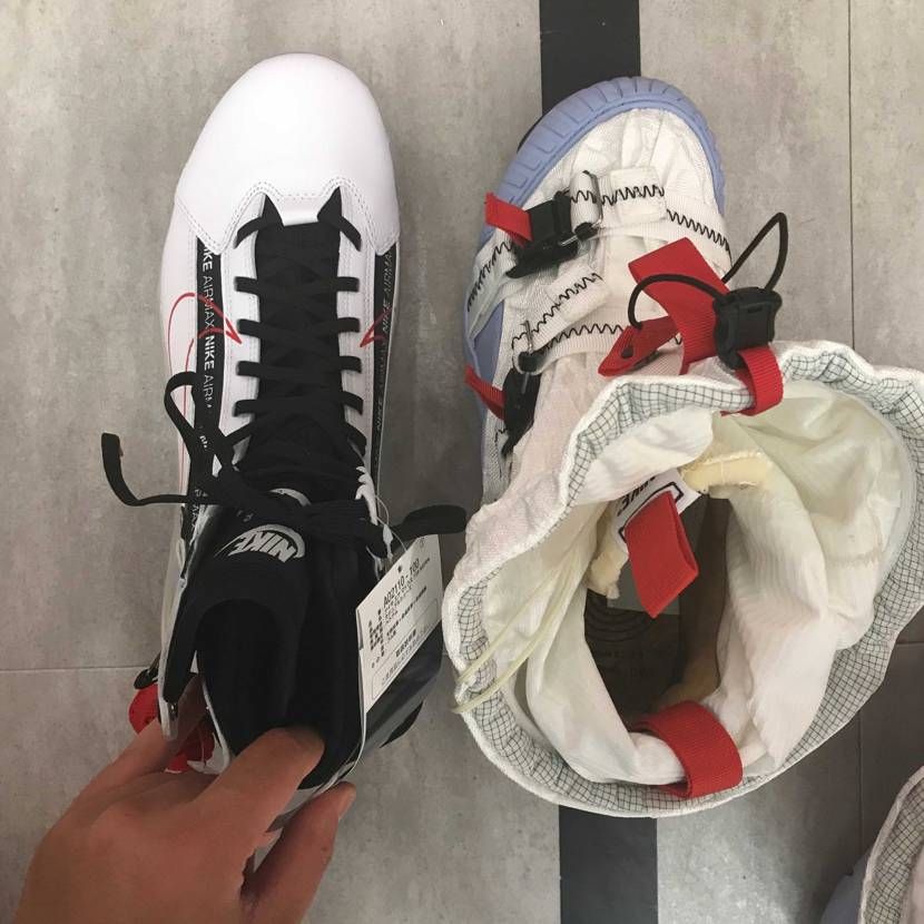 バレンシアガのトリプルSがアウトレットに来てました笑
4種