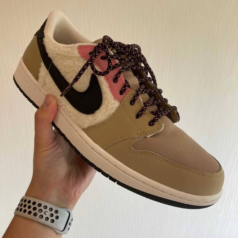 ダンクもAJ1も流行ってるけど、何も手に入らずでした。アカウント数多いんやけどな