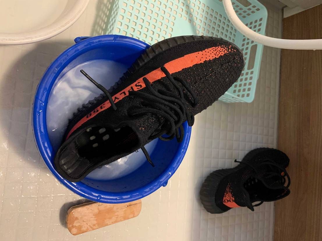 yeezy中古届いたんでジャブジャブ洗います