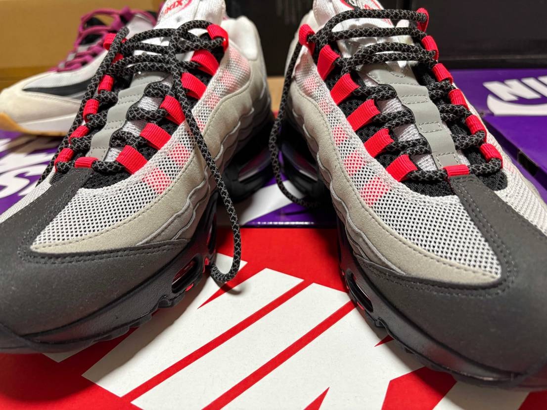 かっこええわぁ〜〜✨
履きたいけど履きたく無いな笑
シューレース変えてみまし