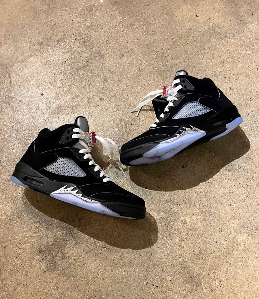 もう届きました！初めてのAirJordan5！もっとゴツいイメージでしたがシュッ
