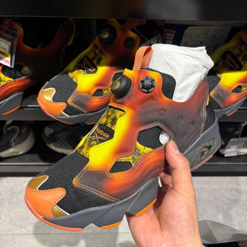 今日、りんくうアウトレットの
リーボックアウトレット店にて発見👀
B品コーナ