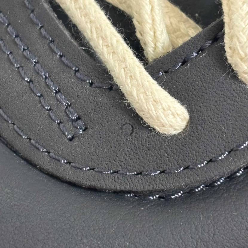 セールで、8,800円ほどで買ったけど
しっかり傷ありNI