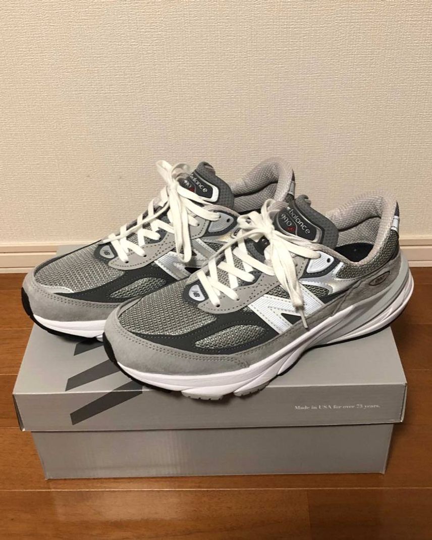 990v6公式当選分と、先日SNSで購入した990v3オリーブが到着。どちらも最